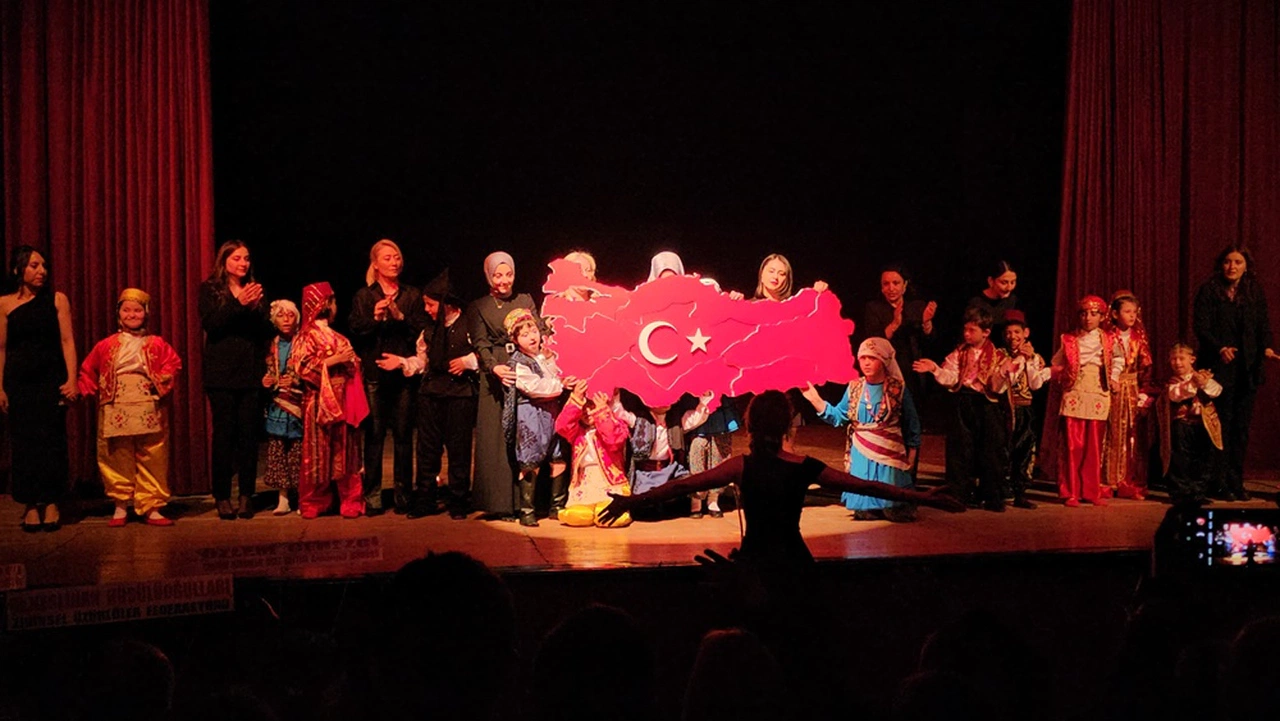 Devlet Tiyatro’da Doyasıya Eğlendiler