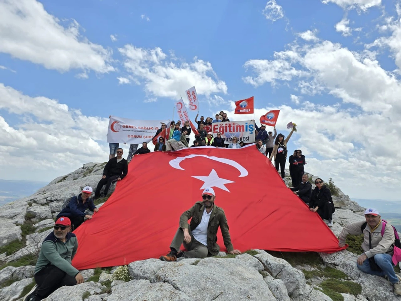 Eğitim-İş Üyeleri Kösedağ Zirvesinde