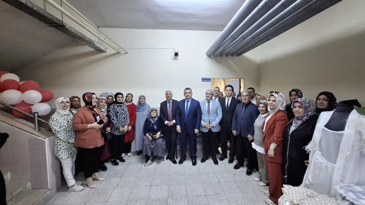 El Emeği Ürünler Sergileniyor