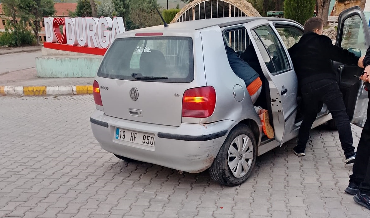 İki Otomobil Çarpıştı: 1 Yaralı