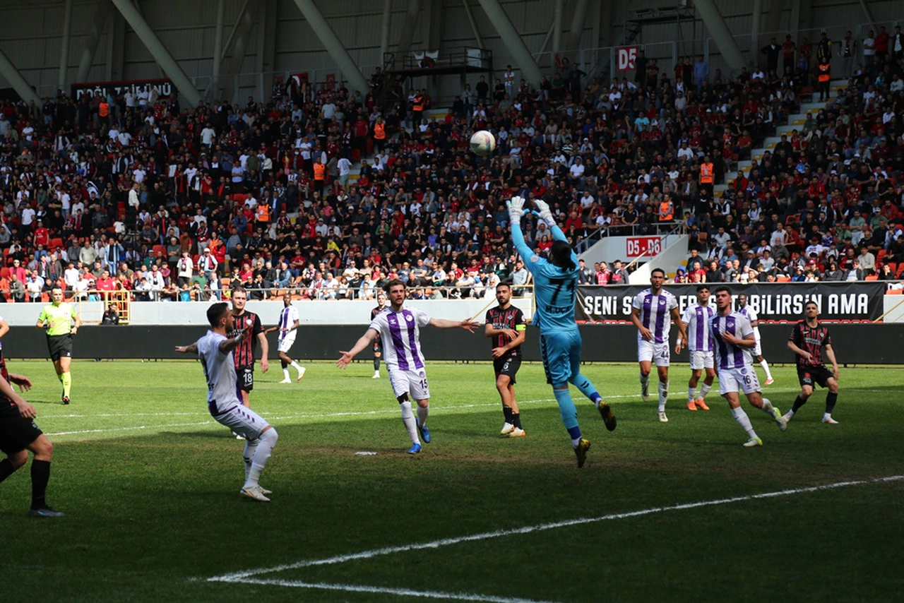 İlk Yarıyı Önde Kapatan Çorum FK, Aslan Kesildi!