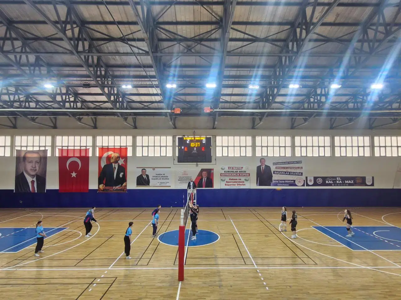 Kızlar Voleybol Turnuvası İle Devam Ediyor