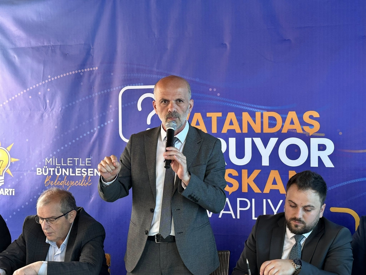 Ladik’te “Vatandaş soruyor başkan cevaplıyor” programı düzenledi