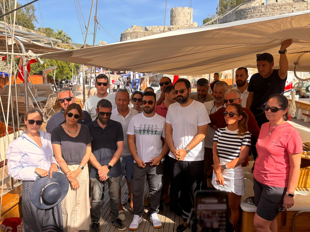 MUĞLA - BM Okyanus Harikaları Filosu'na katılacak STS Bodrum Okul Gemisi törenle uğurlandı