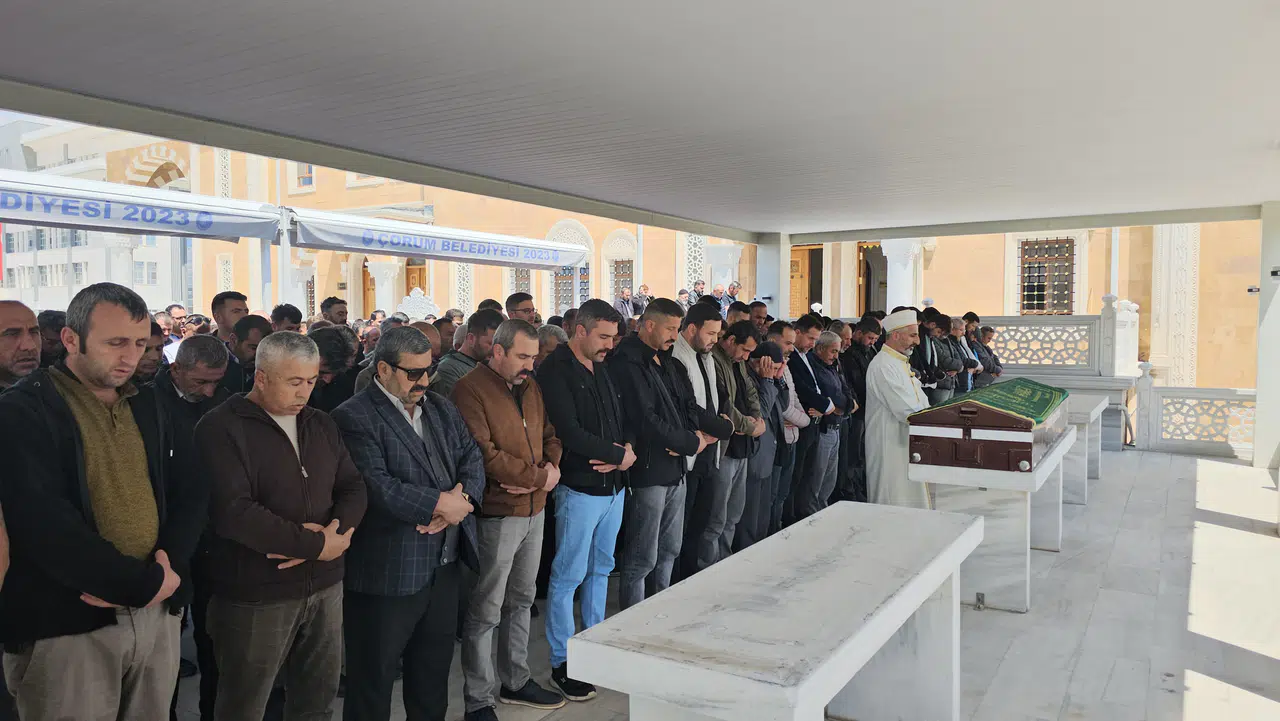 Un Fabrikasındaki Patlamada Yaralanan İşçi Defnedildi