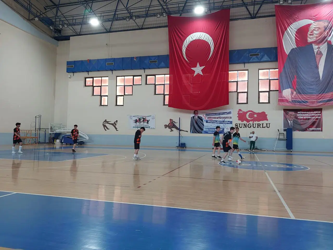 Sungurlu’da Liseler Arası Futbol Turnuvası Başladı