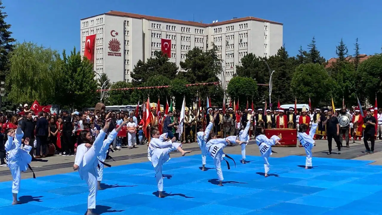 Tahtasız, Bayram Kutlamalarına Katıldı