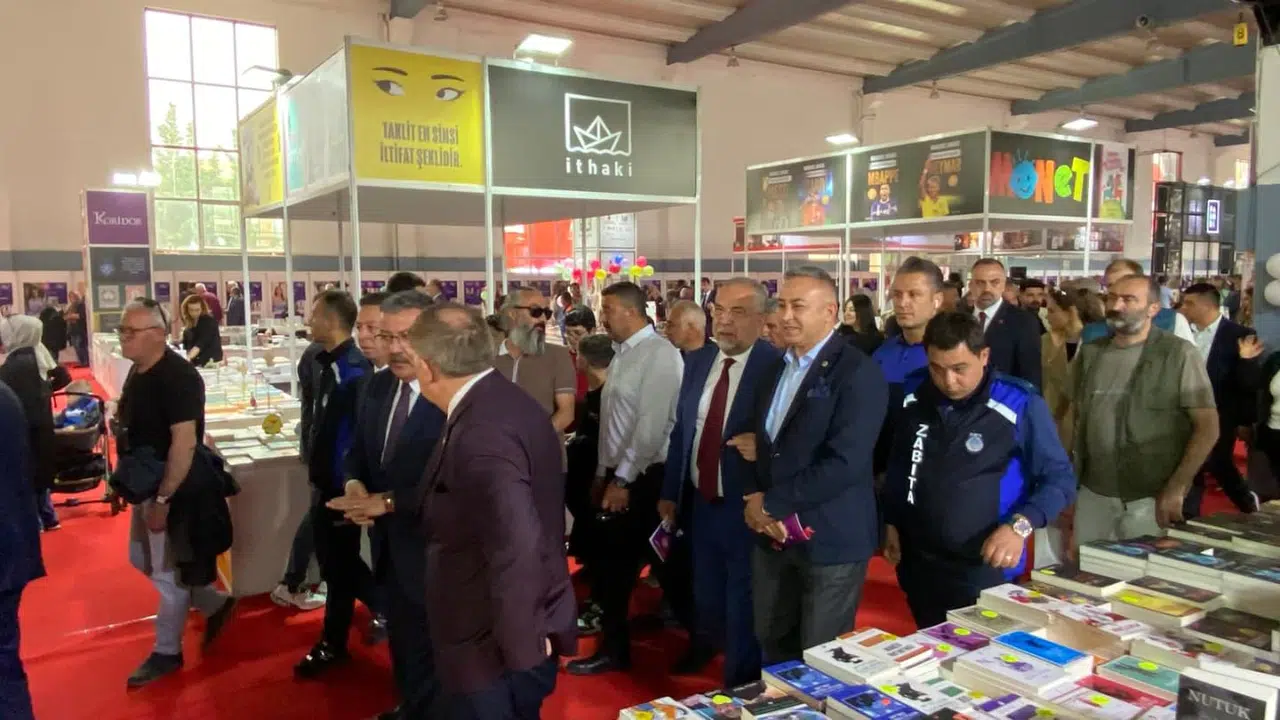 Tahtasız, Kitap Fuarına Katıldı