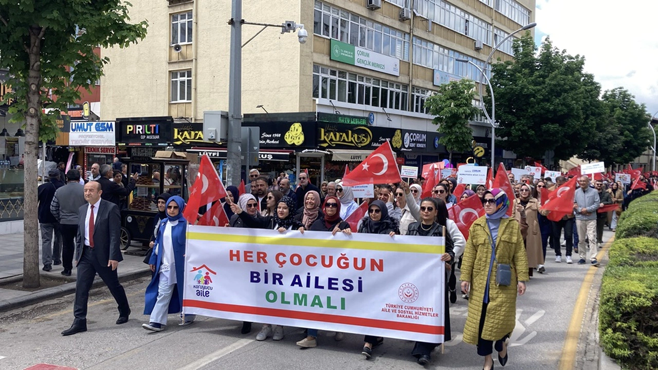Yürüyerek Ailenin Önemin Dikkat Çektiler