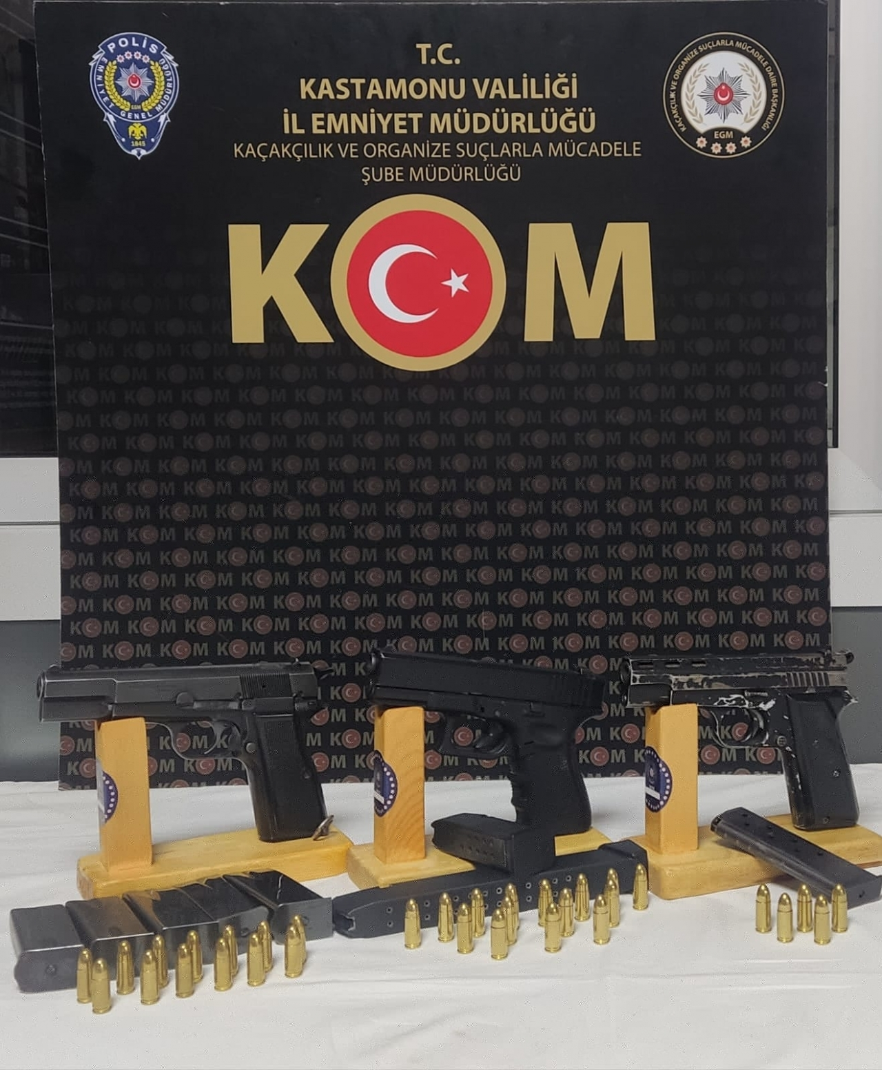 Kastamonu'da ruhsatsız silah operasyonunda 4 şüpheli yakalandı