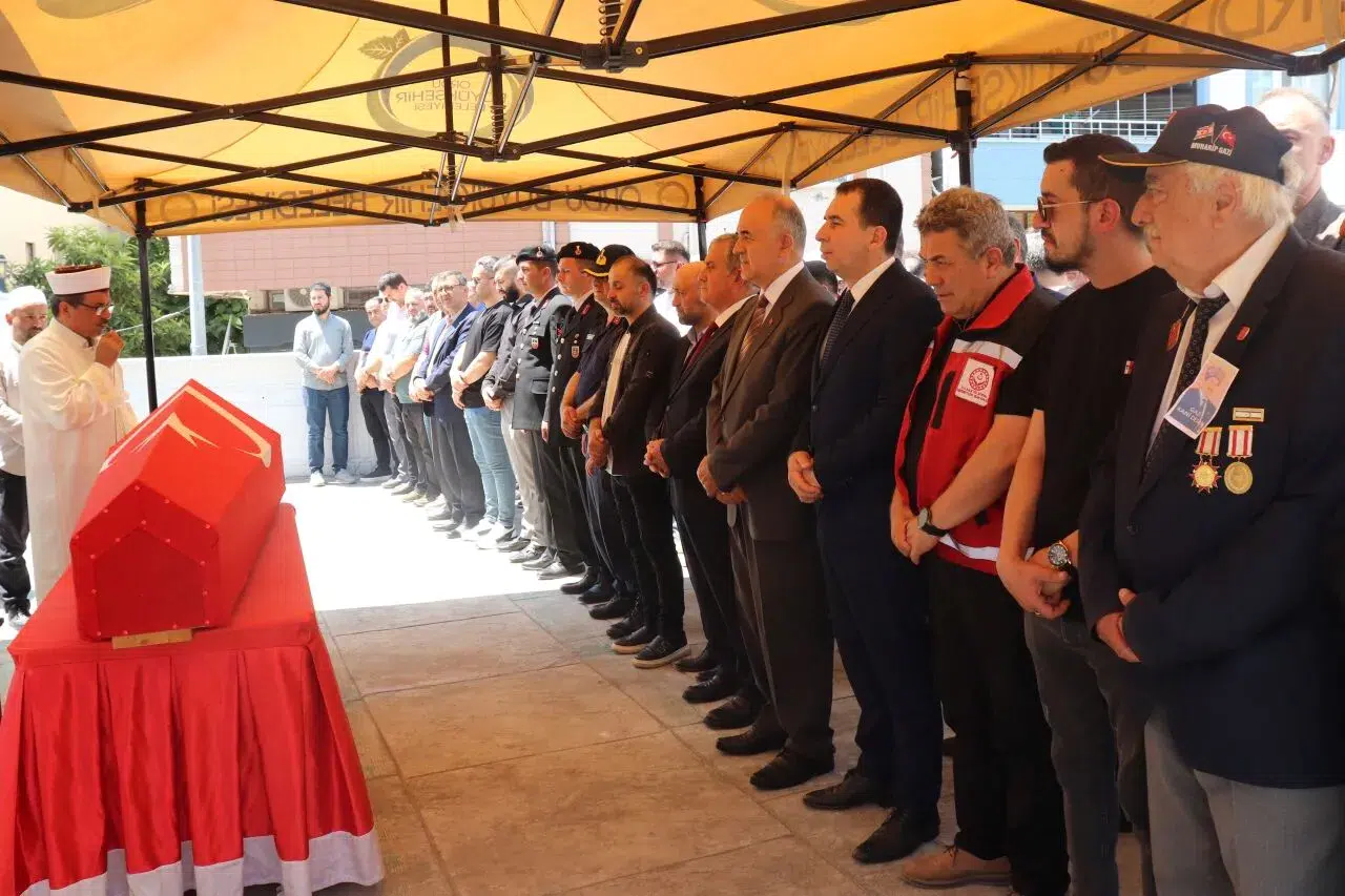 Kıbrıs gazisi Kani Demir,  memleketi Ordu'da son yolculuğuna uğurlandı