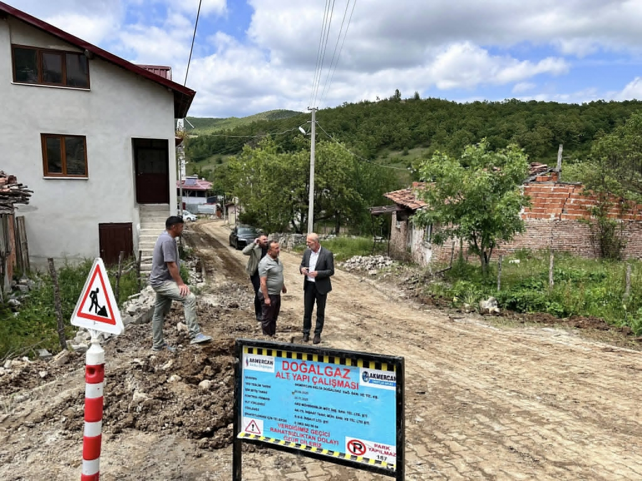 Ladik'te merkeze uzak mahalleler doğalgaza kavuşuyor