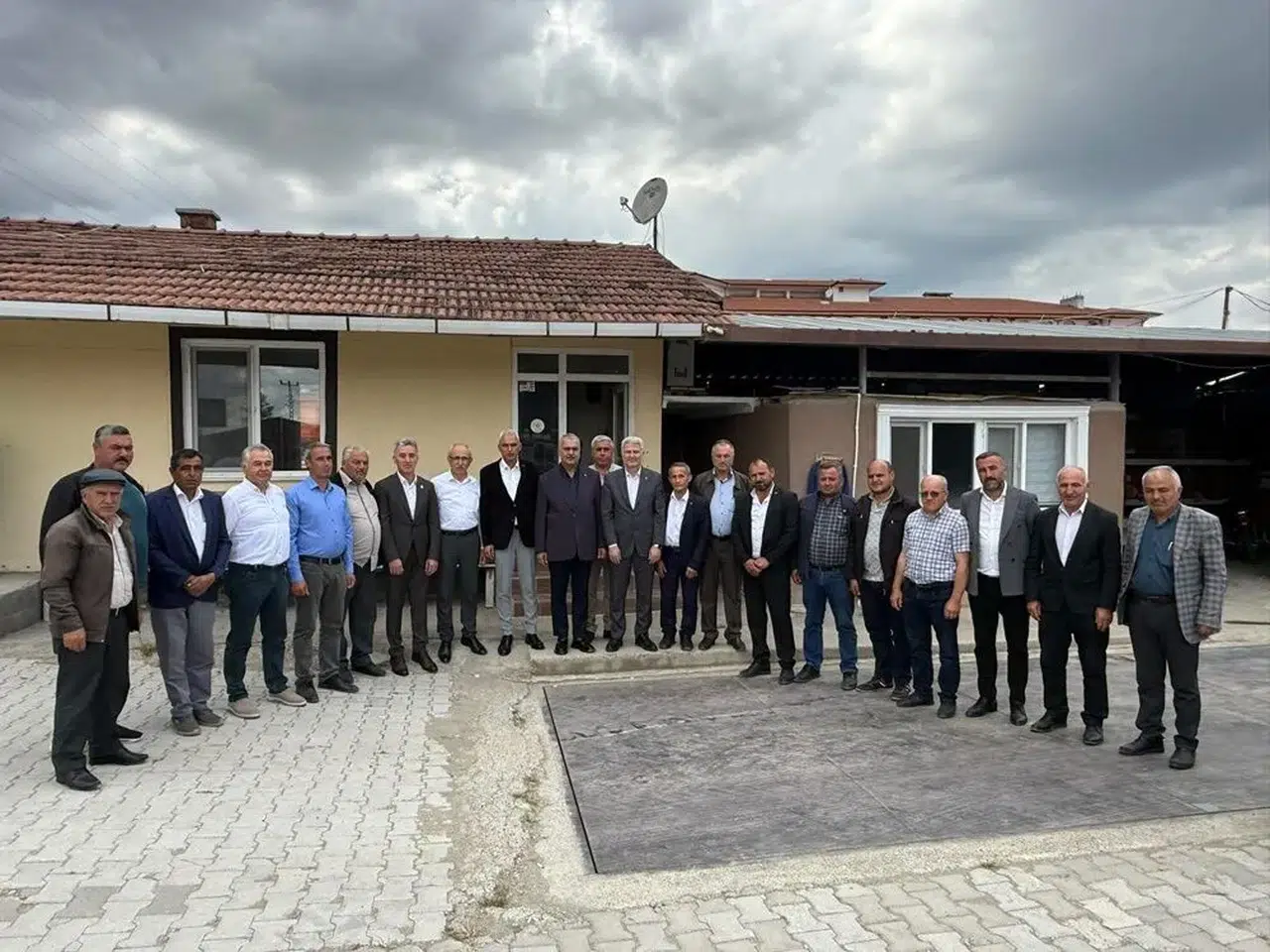 Ahlatcı: Muhtarlarımızla Omuz Omuza Çalışıyoruz