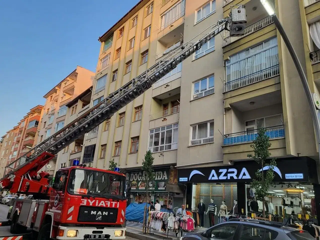 Güvercinin Yardımına İtfaiye Ekibi Koştu