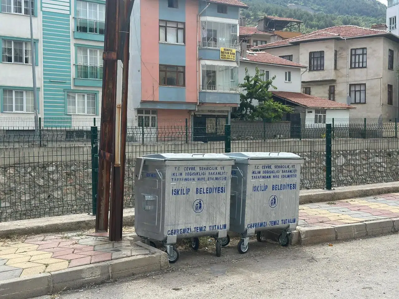 İskilip’e 165 Adet Çöp Konteyneri Desteği