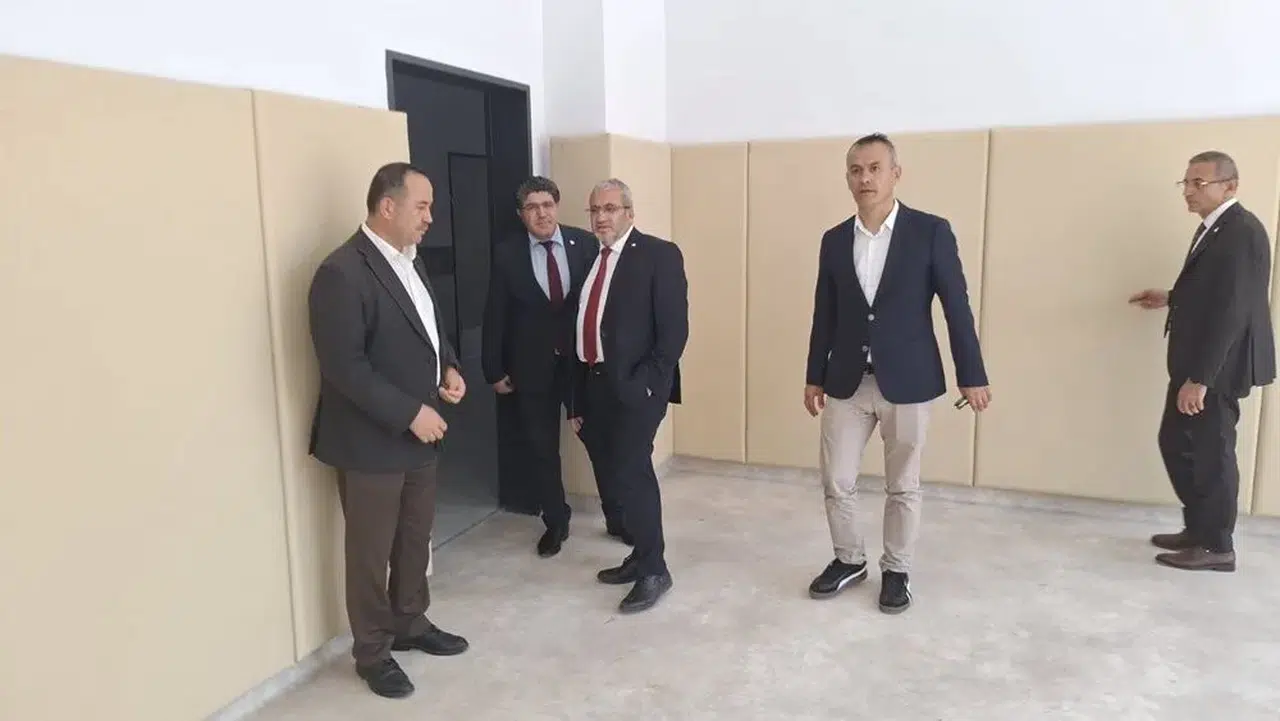 Laçin'deki Yeni Okula İnceleme