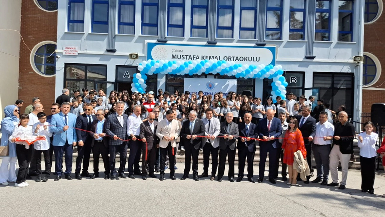 Ortaokul Öğrencilerden Teknoloji ve Sanat Sergisi