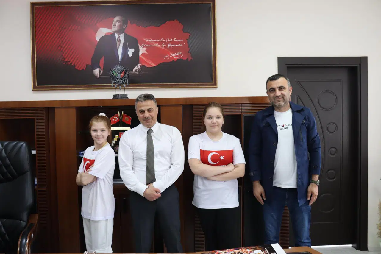 Şampiyonlar Demirkıran'ı Ziyaret Etti