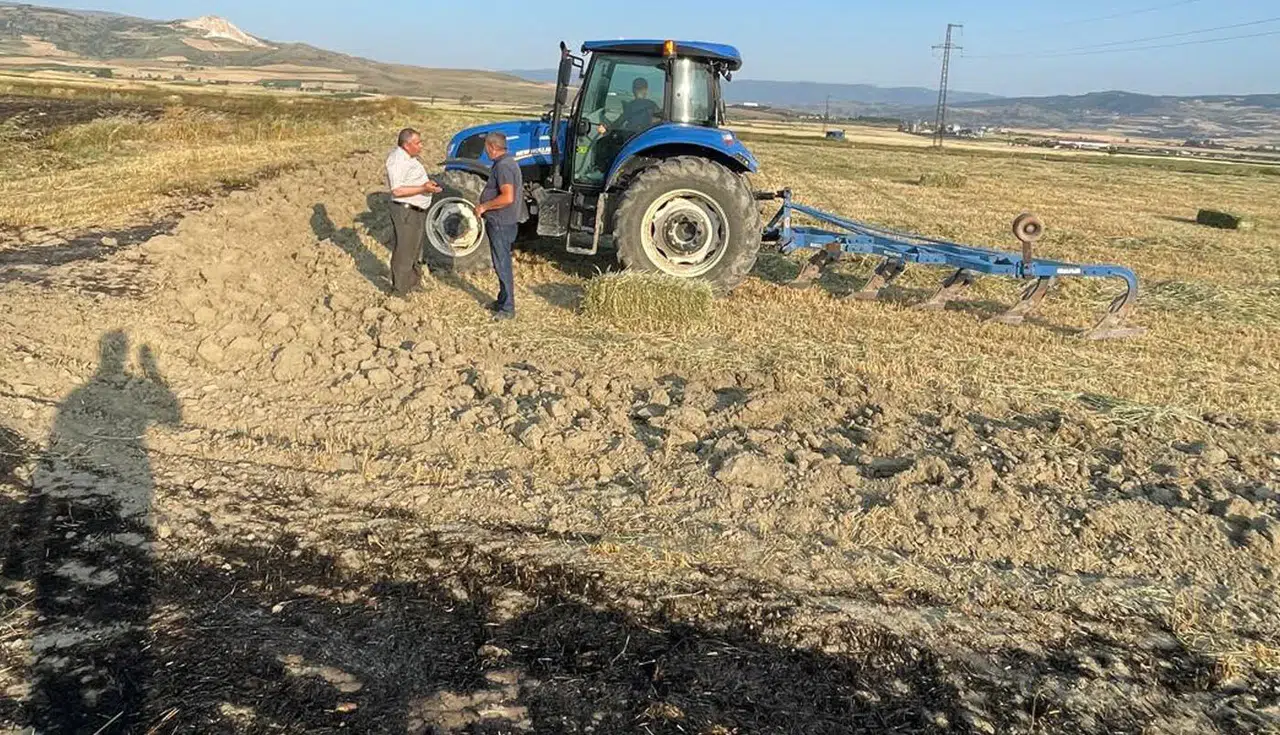Elektrik Direğinden Yangın Çıktı