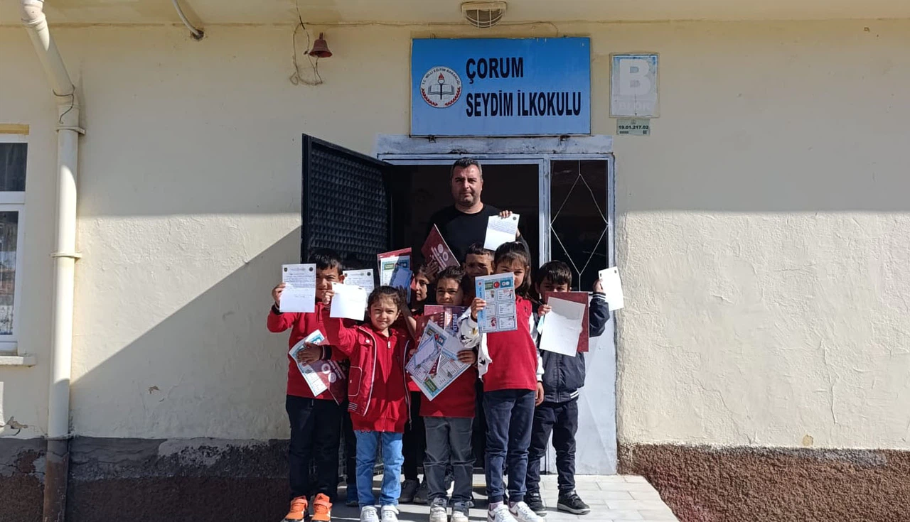 İlk Mektuplarını Asker Ağabeylerine Gönderdiler