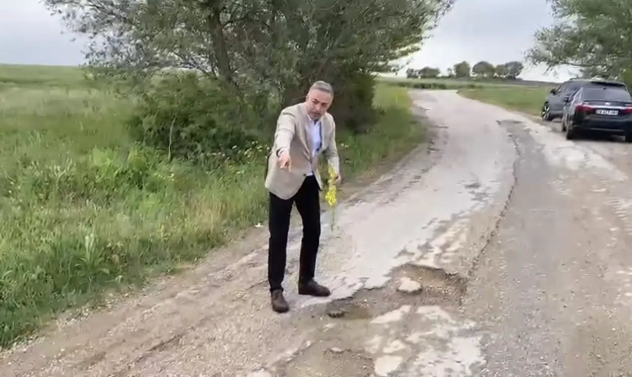 Tahtasız: Yollar Yamalı Bohçaya Dönmüş