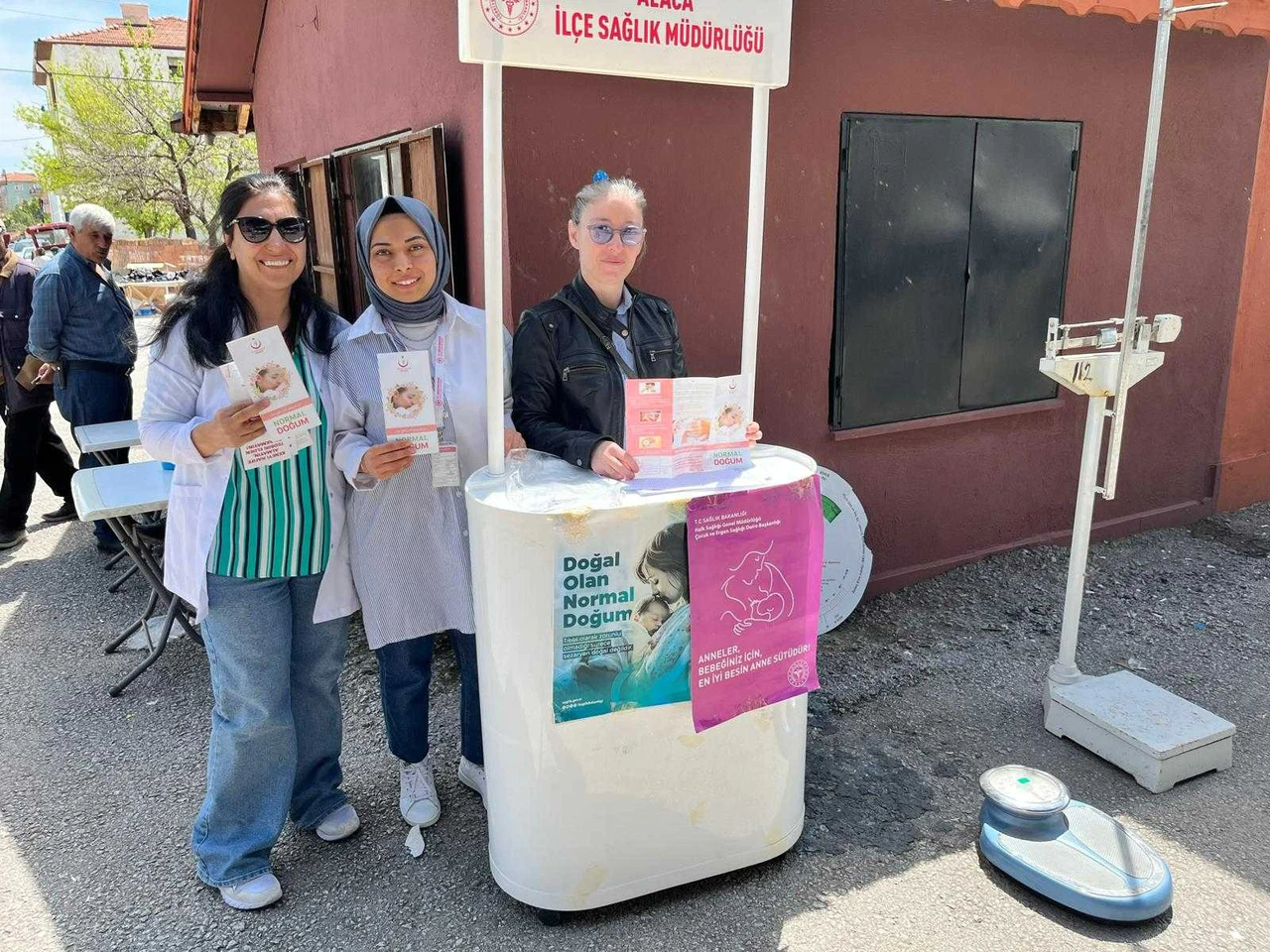 Vatandaşlara Normal Doğum Bilgilendirmeleri Yapılıyor