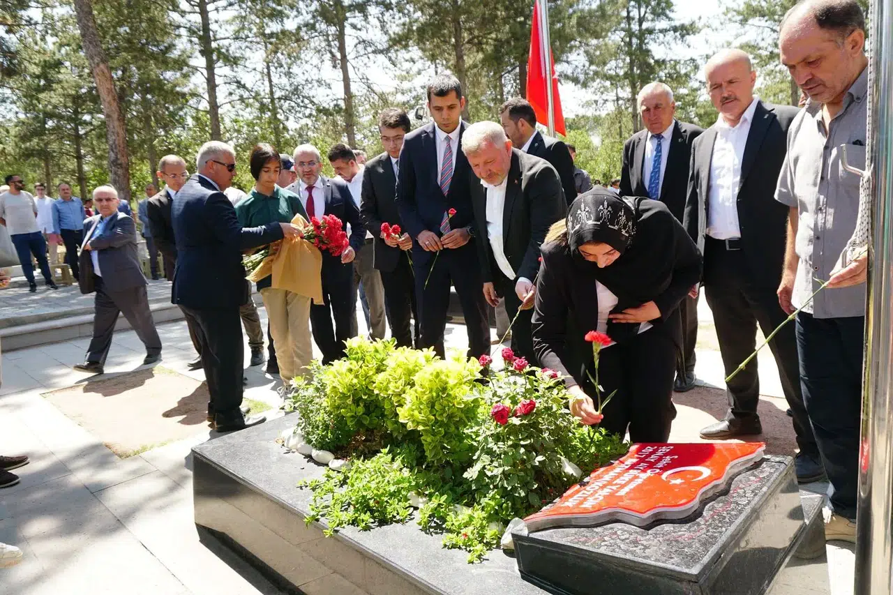 ‘Vatanımızı ve İstikbalimizi Borçlu Olduğumuz Aziz Şehitlerimiz’