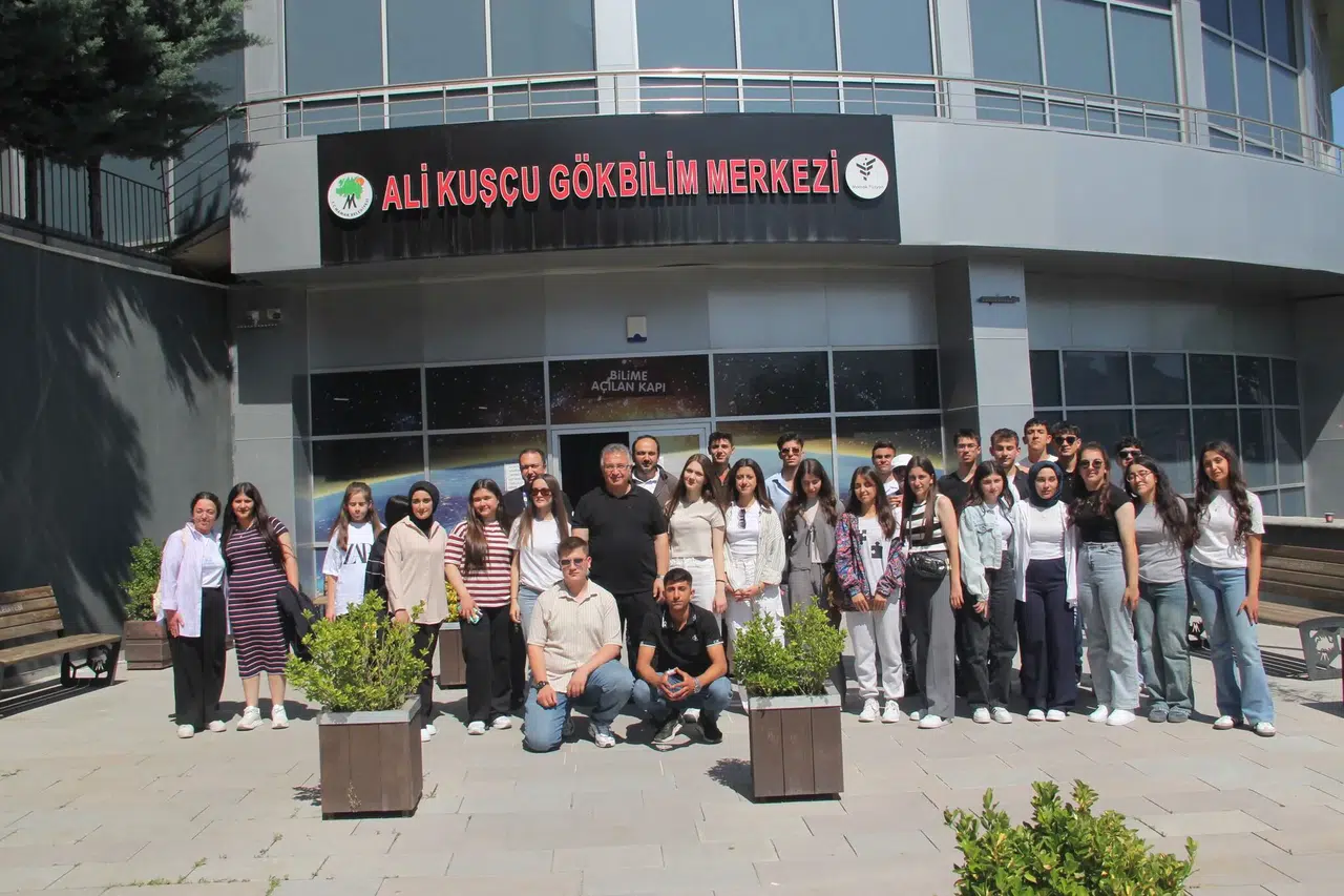 YKS’ye Girecek Öğrencilere Motivasyon Gezisi