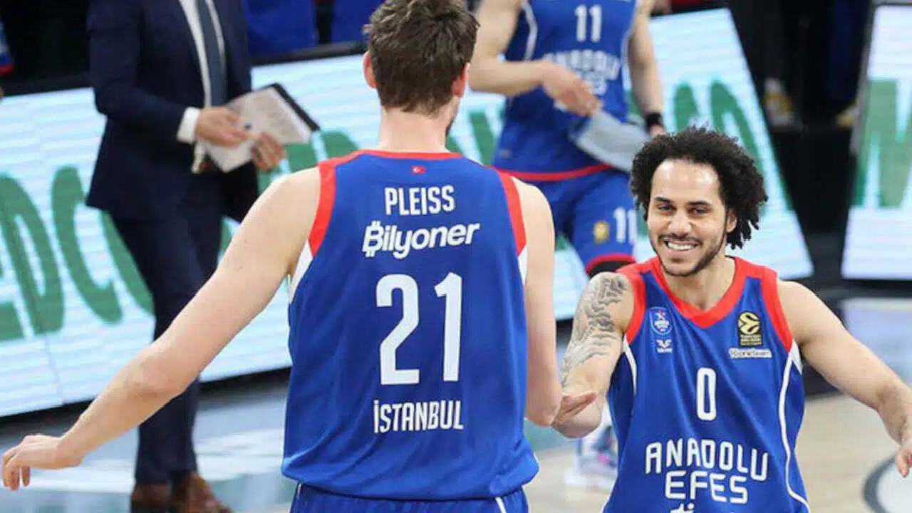 Anadolu Efes, üst üste üçüncü kez EuroLeague Final Four'da