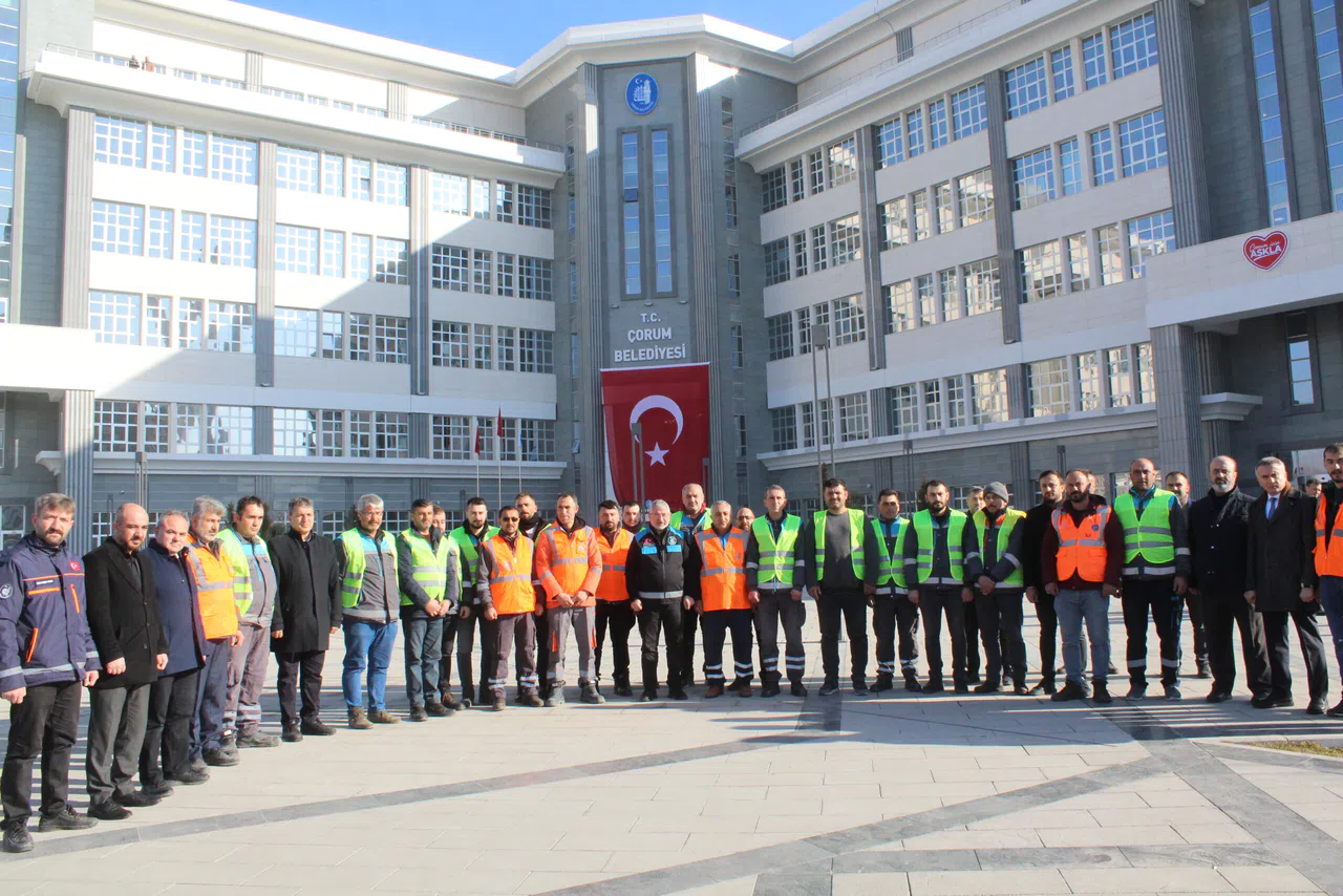 Afşin’e 11 Araç, 21 Personel Uğurlandı