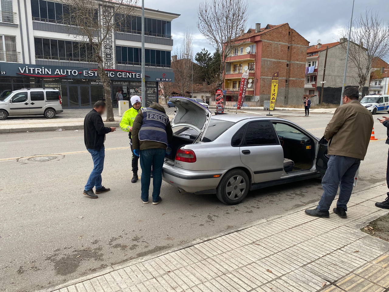 Aranan 25 Kişi Yakalandı