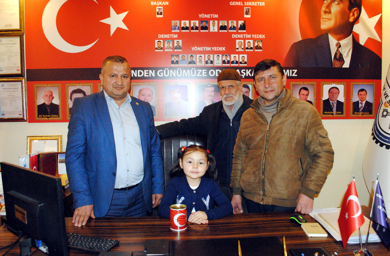 Kumbarasını Bağışladı