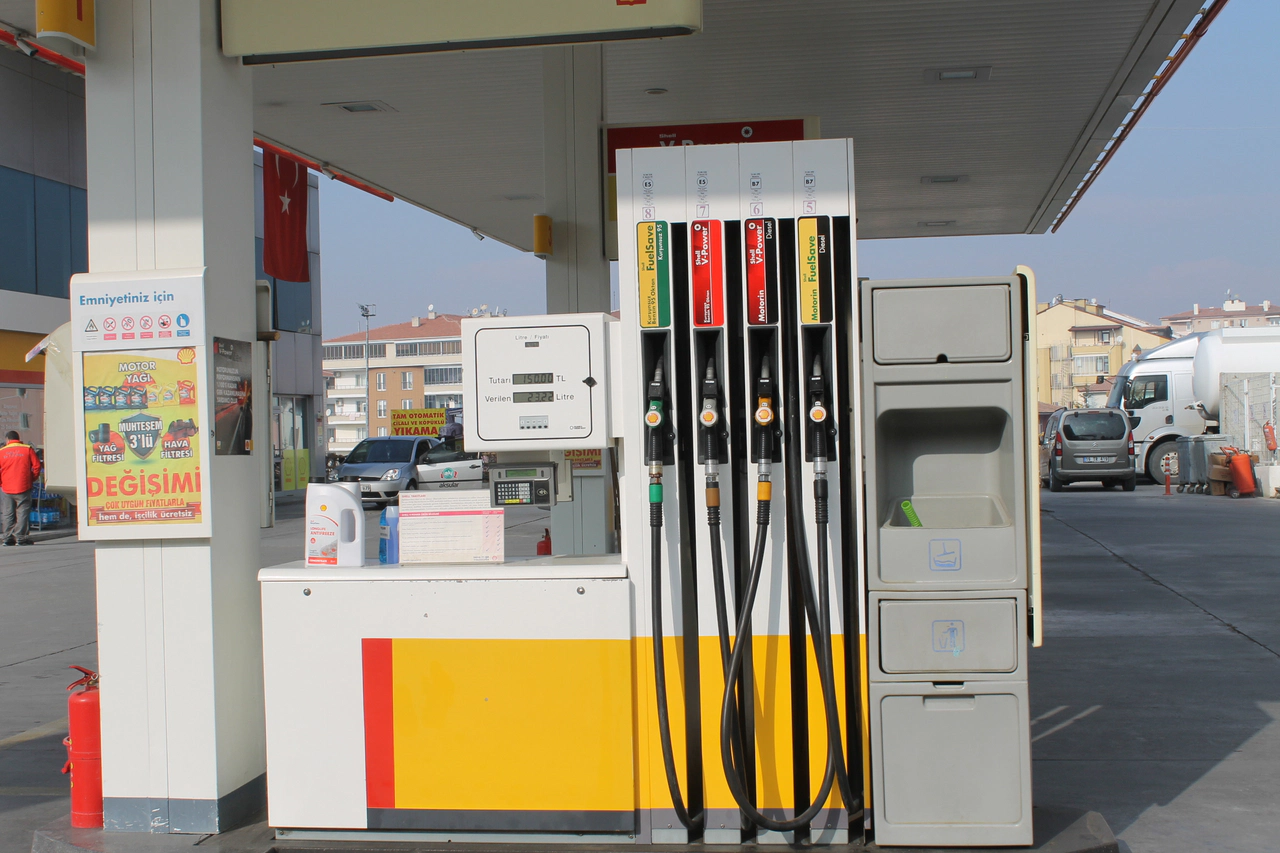 Benzin ve Motorinde İndirim Beklentisi