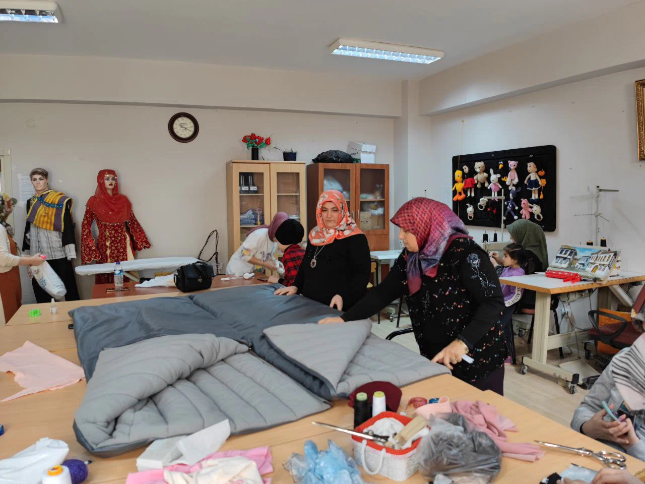 Oğuzlar HEM'de Uyku Tulumu Üretiliyor