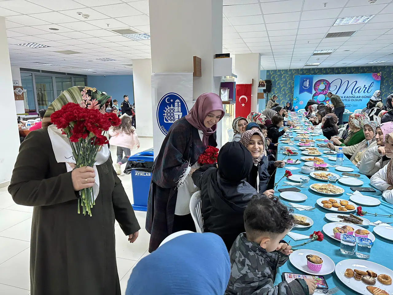 8 Mart’ta Depremzede Kadınlar Unutulmadı