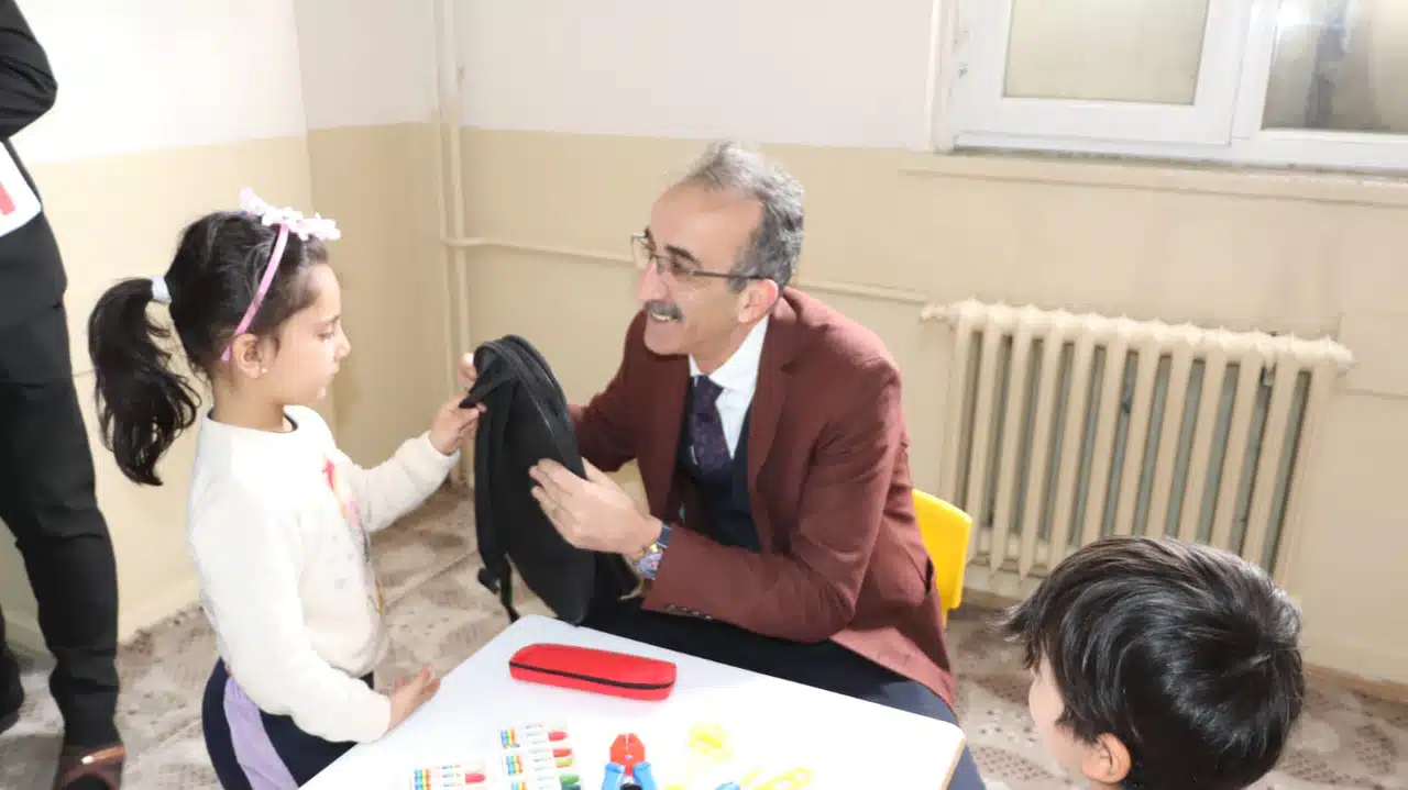 997 Afetzede Çocuk Kentte Eğitim Görüyor