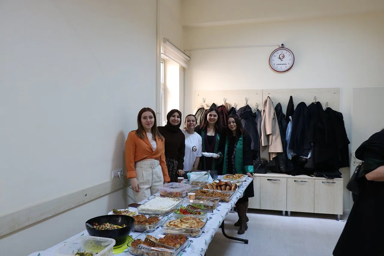 Baro, Depremzedeler İçin Kermes Düzenledi