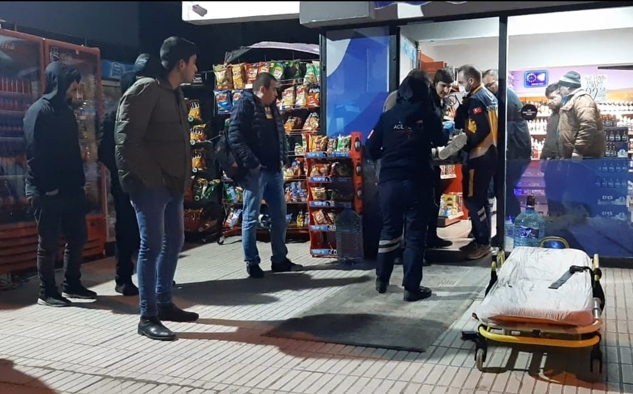Bıçaklı Saldırıya Uğrayan Genç Yaralandı