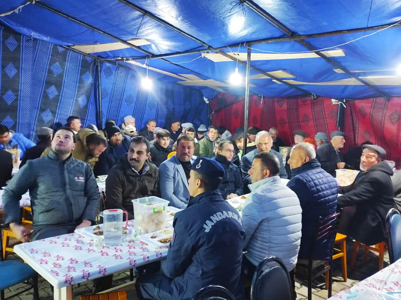 Bu Köyde Ramazan’da Evlerde Yemek Pişmiyor