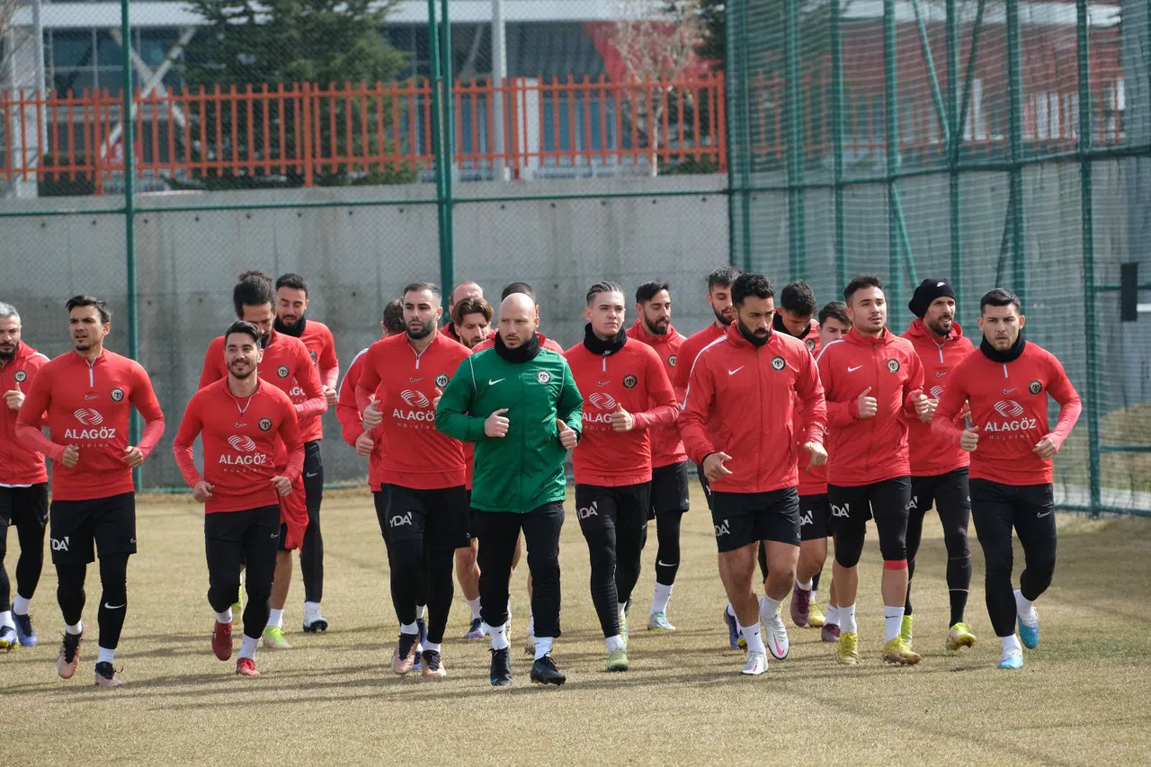 Hazırlıklar Devam Ediyor