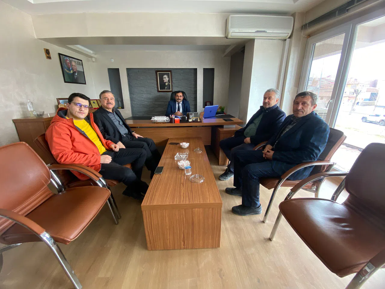 Özdemir’e Eski Mesai Arkadaşından Ziyaret