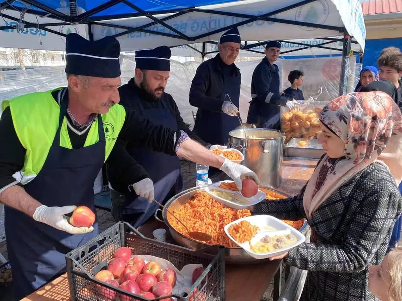 Uğurludağ’dan Afetzedelere Üç Öğün Yemek İkramı