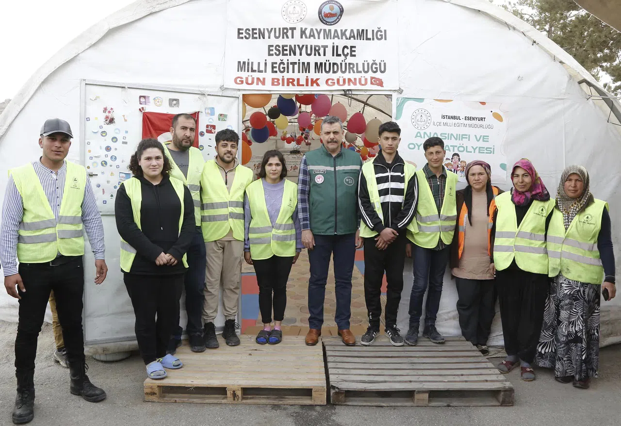 Vali Çiftçi Gönüllüleri Ziyaret Etti