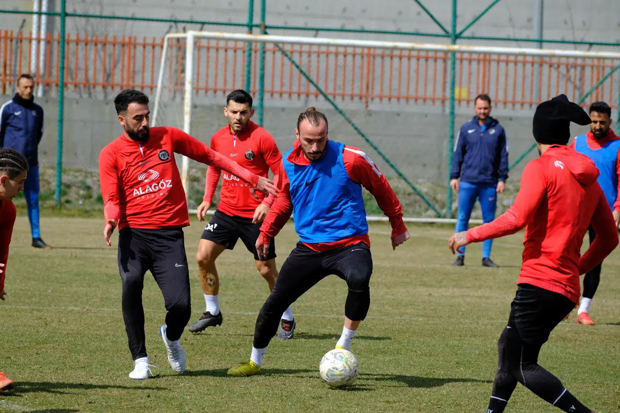 Hazırlıklar Sürüyor