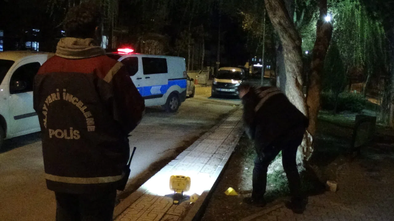 Apartmana Pompalı Tüfekle Ateş Edildi