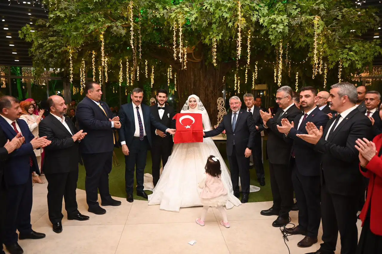 Başkan Aşgın, Kızının Nikahını Kıydı
