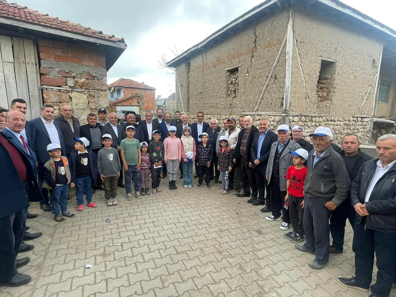 Gül’e Alaca’da Sevgi Seli