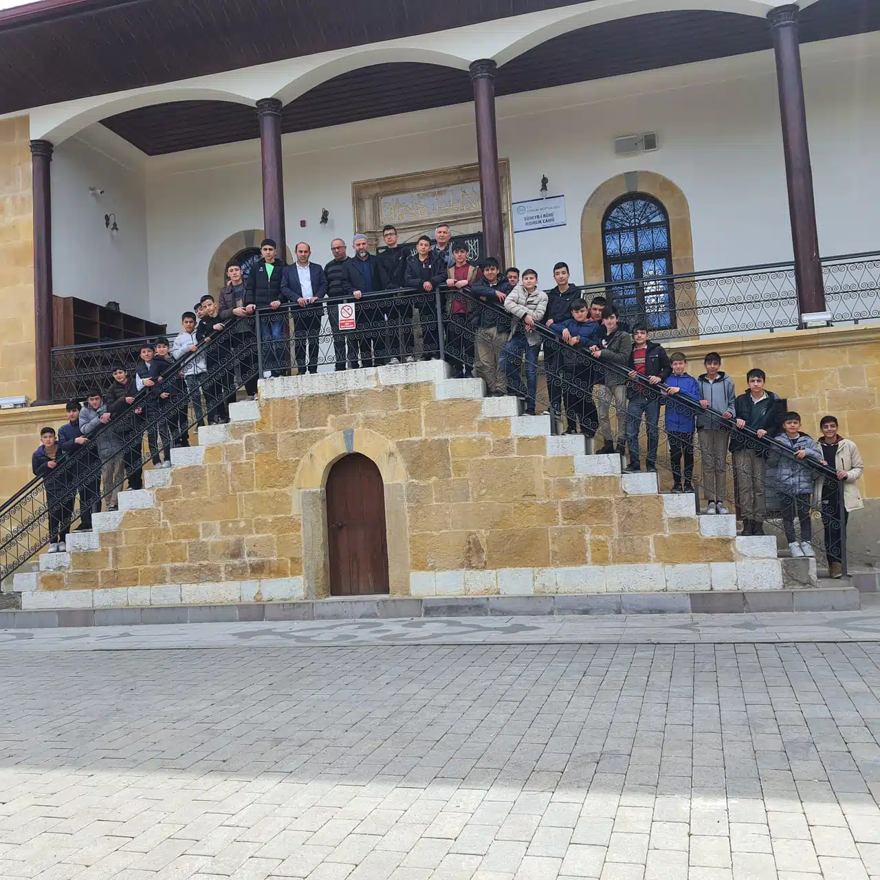 Ortaokul Öğrencileri Türbeleri Ziyaret Etti
