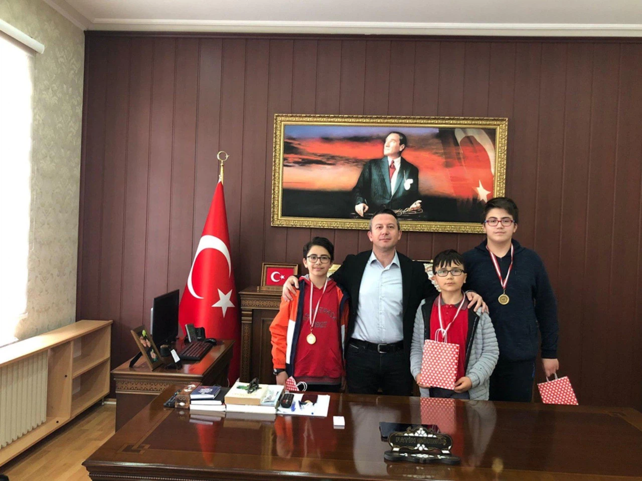 Satranç Turnuvasında Derece Alan Öğrenciler Ödüllendirildi