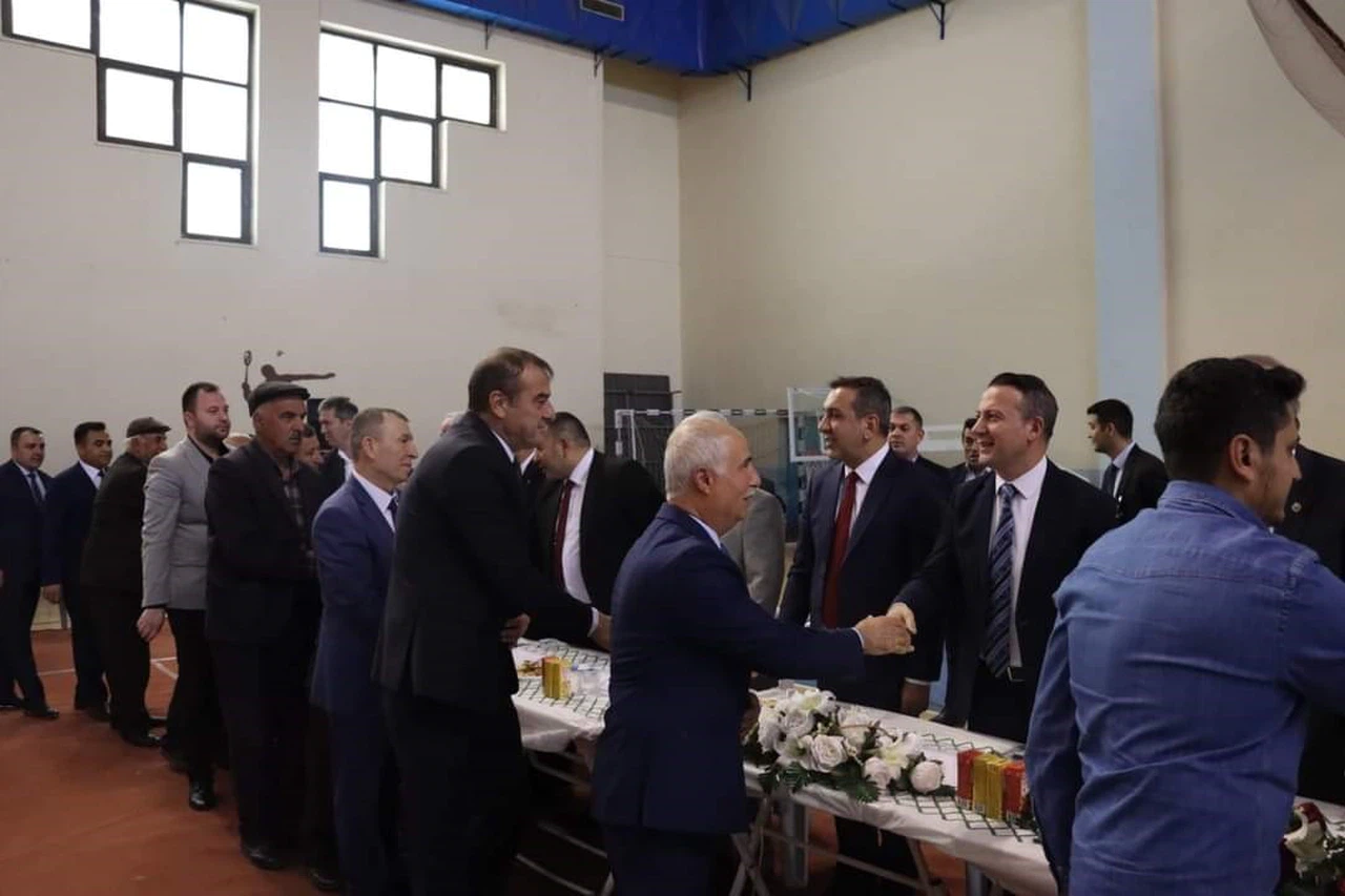 Sungurlu'da Bayram Namazında Vatandaşlar Camilere Akın Etti